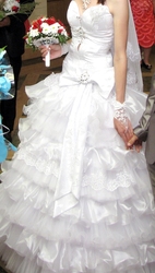 Продам  красивое свадебное платье